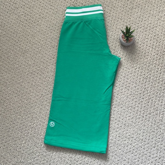 Lululemon Lulu Crops savage green/white 4 - Picture 3 of 12